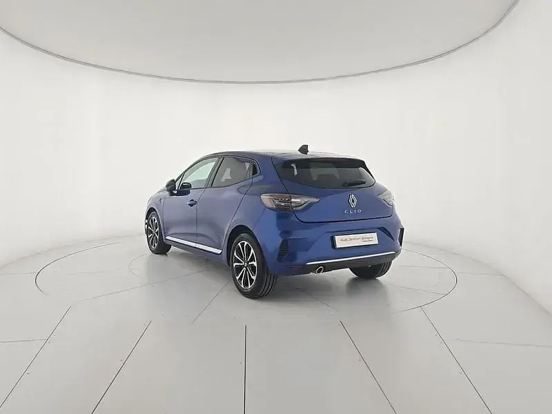 Usata Renault Clio V Techno 101 CV (74 kW) 2024 Blu/azzurro Utilitaria