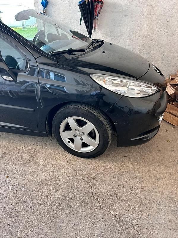 Usata Peugeot 207 88 CV (64 kW) 2006 Nero Berlina