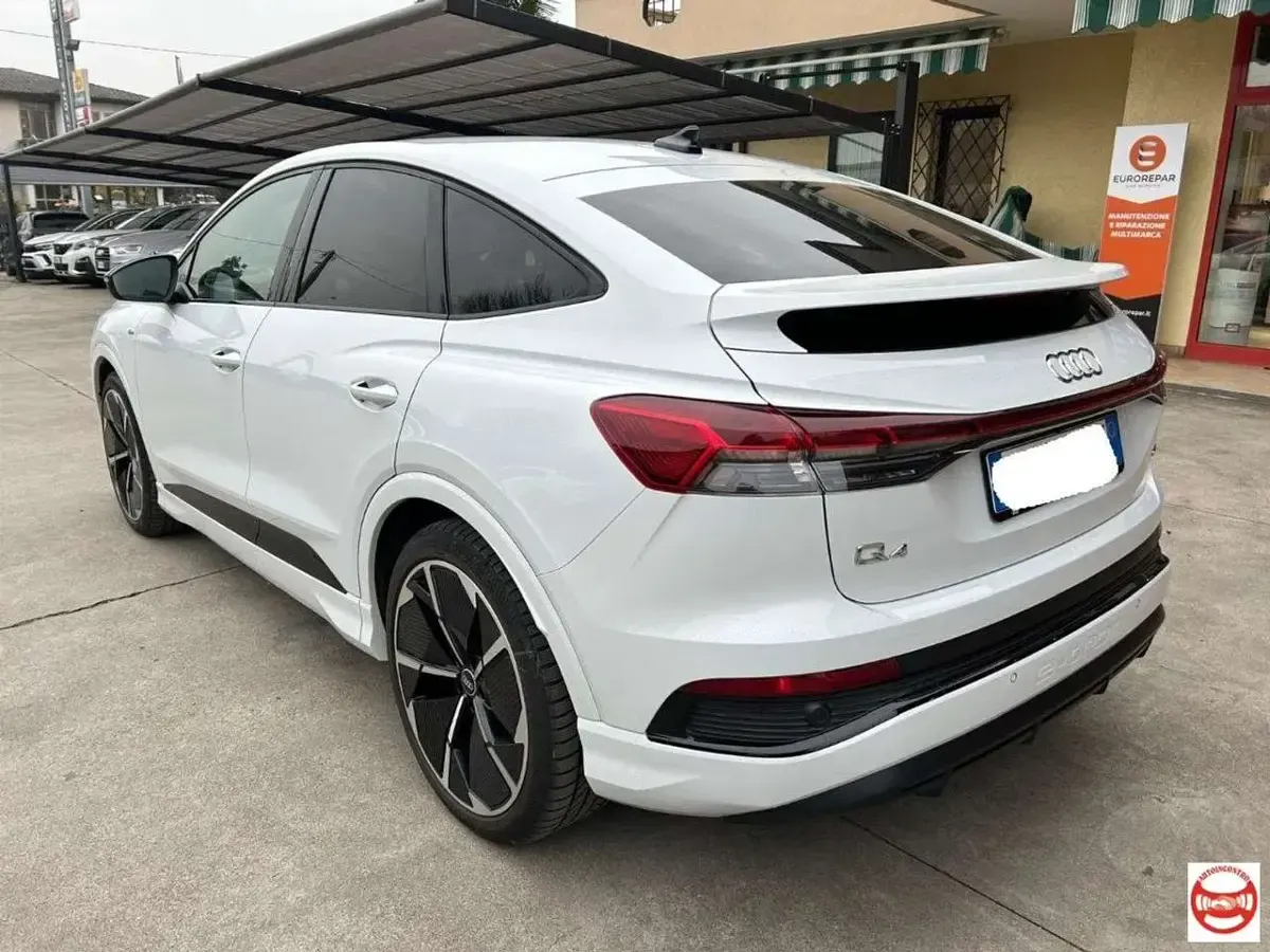 Usata Audi Q4 e-tron S-Line 77 kW (105 CV) 2022 Bianco SUV