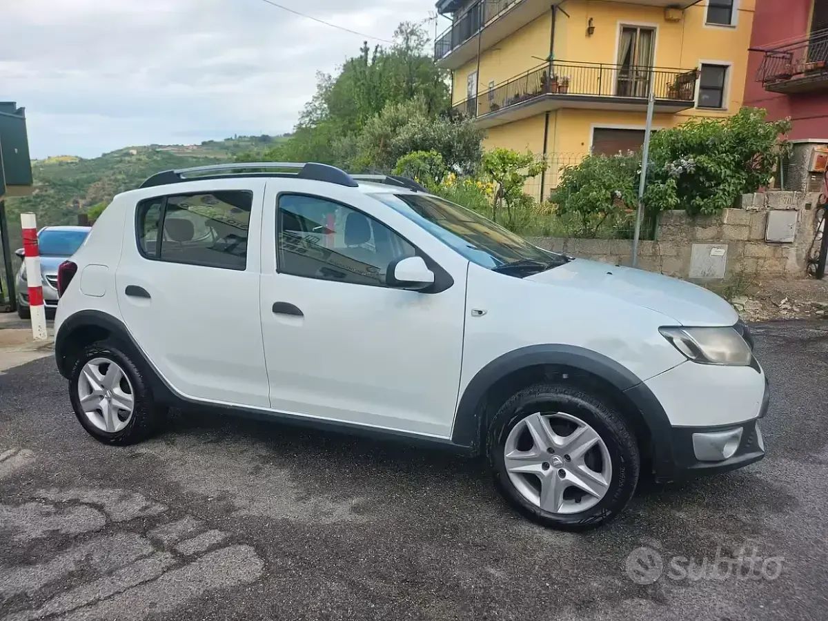 Usata Dacia Sandero Stepway 90 CV (66 kW) 2014 Bianco Berlina