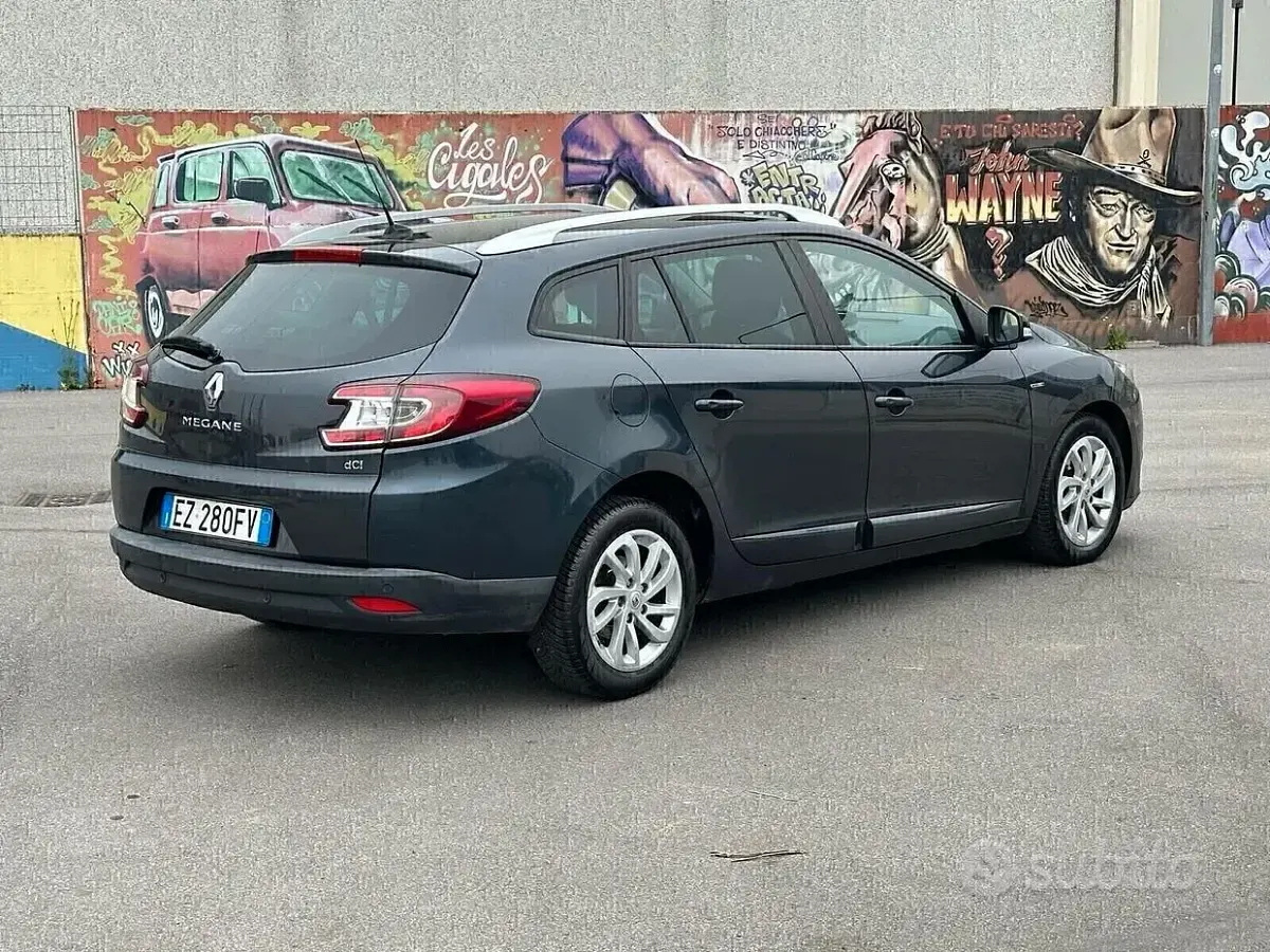 Usata Renault Mégane GrandTour LIMITED 110 CV (80 kW) 2015 Nero Station wagon