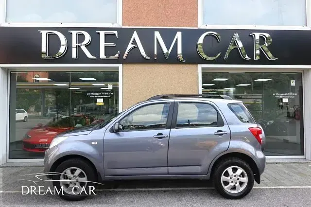 Usata Daihatsu Terios 86 CV (63 kW) 2009 Grigio metallizzato SUV