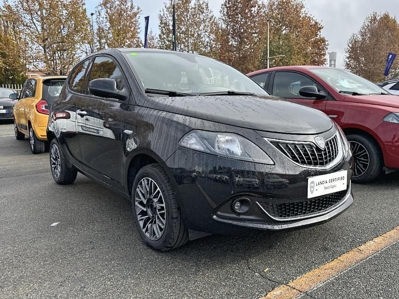Usata Lancia Ypsilon Gold 69 CV (50 kW) 2023 Nero Utilitaria