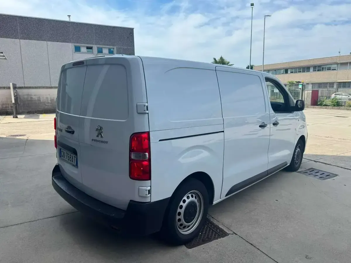 Usata Peugeot Expert 120 CV (88 kW) 2023 Bianco Furgone
