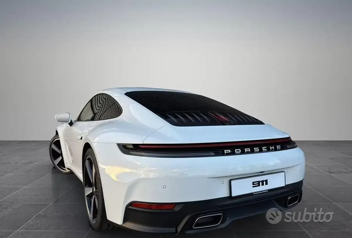 Usata Porsche 911 Carrera 394 CV (289 kW) 2025 Bianco metallizzato Coupé