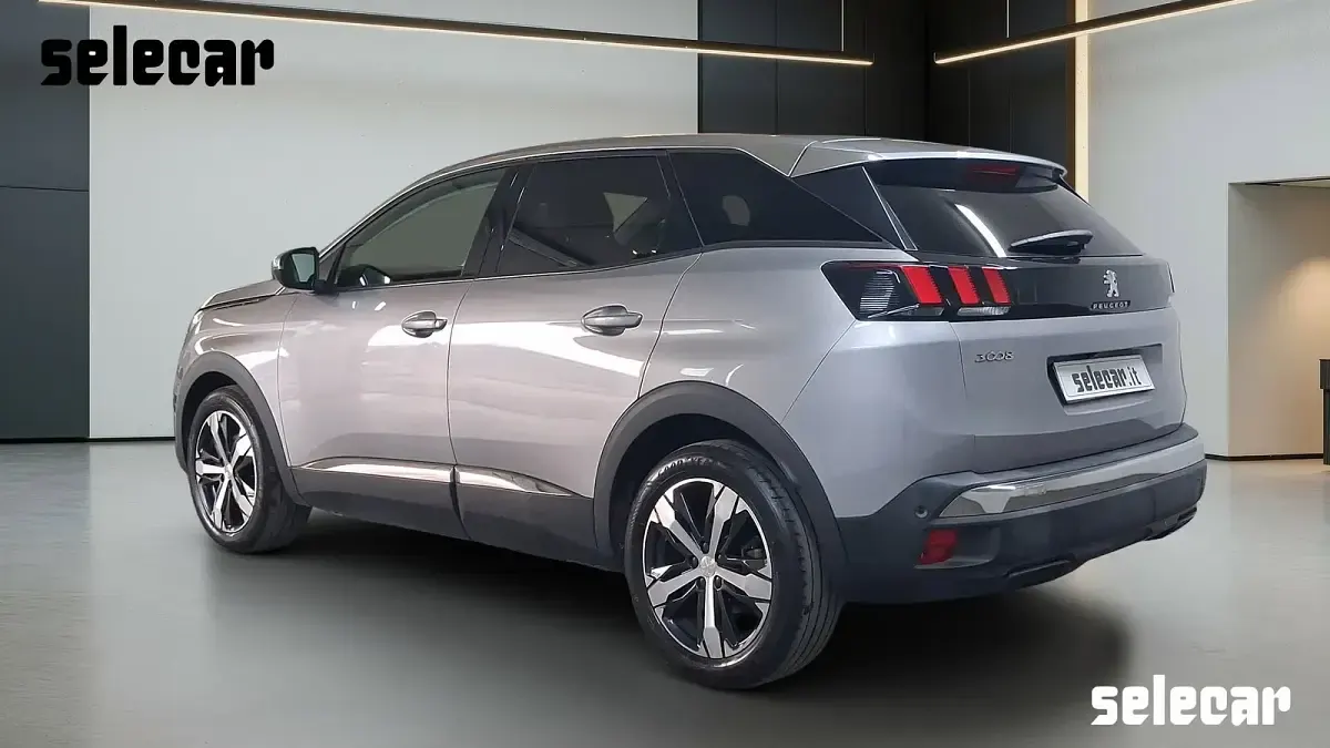 Usata Peugeot 3008 Allure 131 CV (96 kW) 2019 8e argento reflex metallizzato SUV