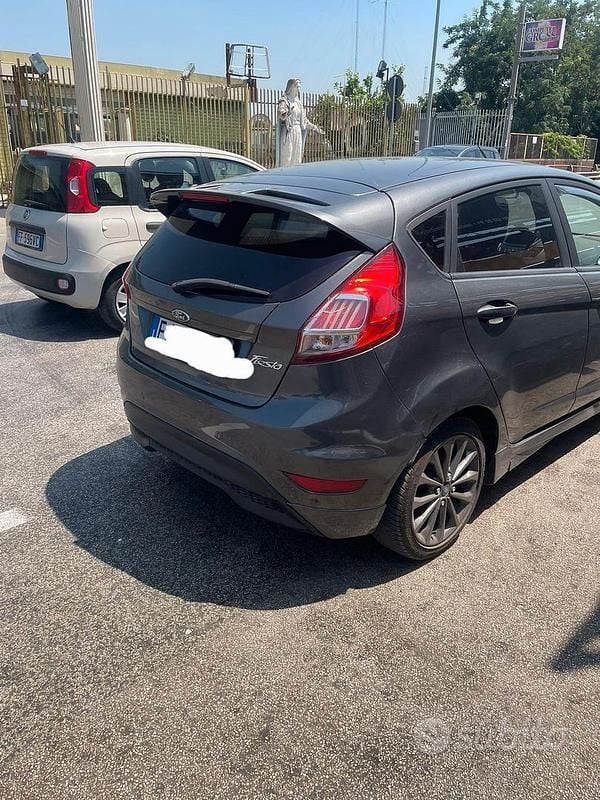 Occasion Ford Fiesta ST-Line 75 ch (55 kW) 2017 Gris Citadine