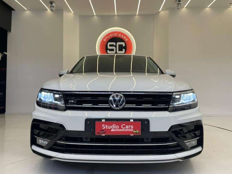 Bianco Usata 2019 VW Tiguan R-line SUV | 22.990 € (Buon prezzo) - Immagine 1/4
