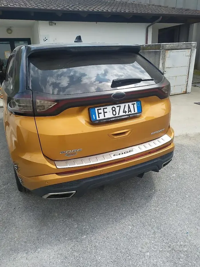 Usata Ford Edge Sport 209 CV (153 kW) 2016 Giallo SUV