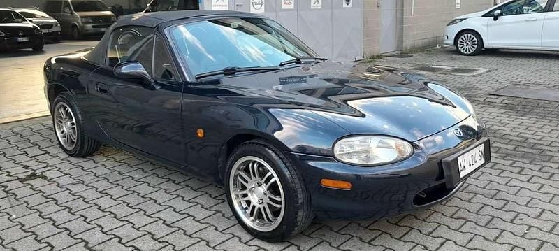 Usata Mazda MX5 110 CV (80 kW) 1998 Grigio Cabrio
