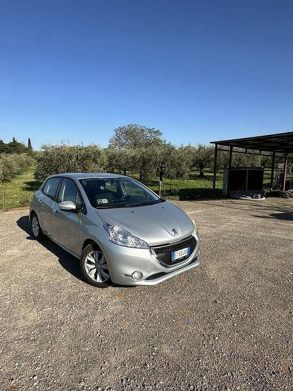 Usata Peugeot 208 Active 68 CV (50 kW) 2014 Utilitaria