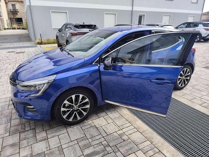 Usata Renault Clio V Techno 91 CV (66 kW) 2023 Blu/azzurro Berlina