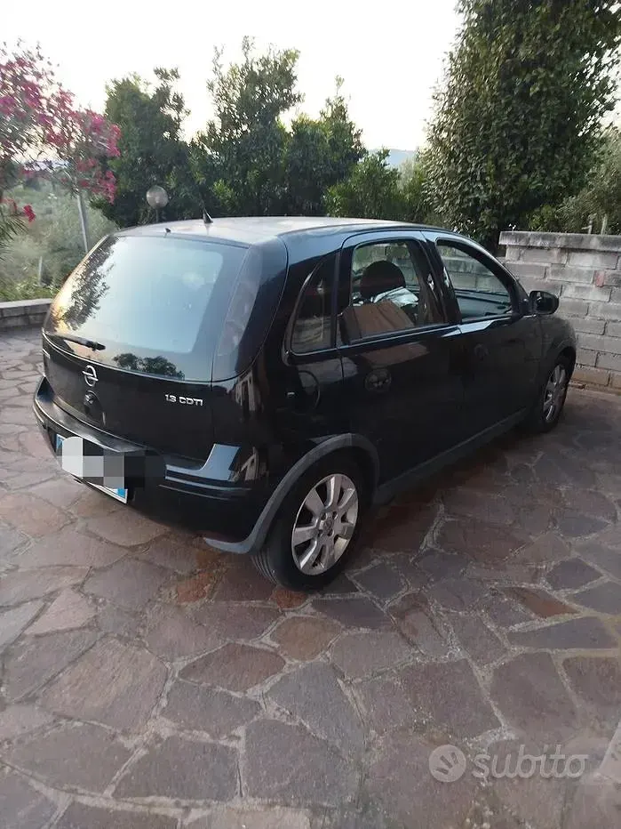 Usata Opel Corsa 69 CV (50 kW) 2005 Nero Utilitaria