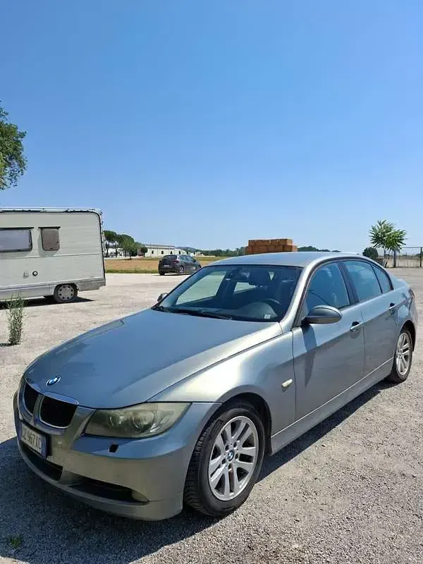 Usata BMW 320 163 CV (119 kW) 2006 Argento Berlina