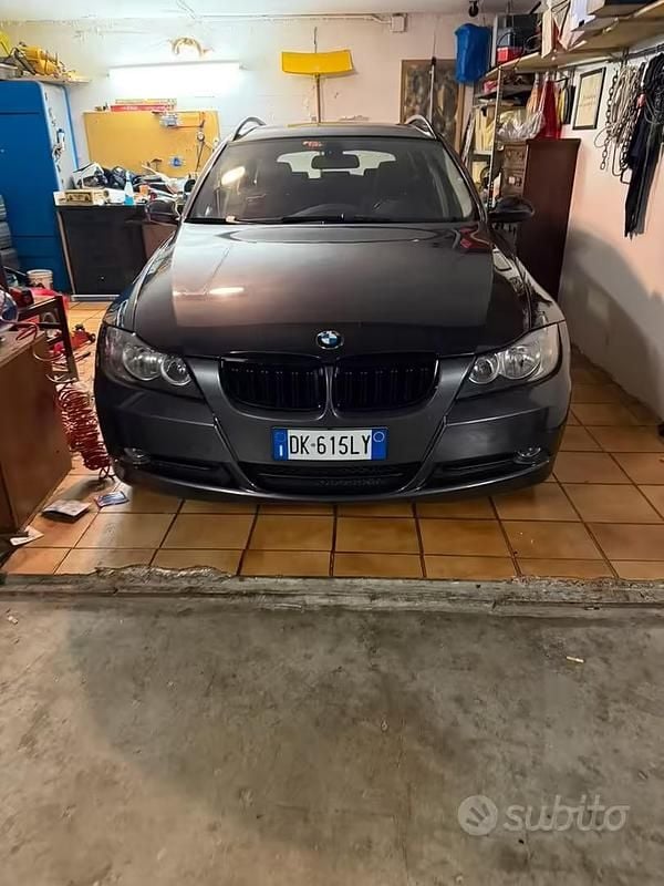 Usata BMW 318 143 CV (105 kW) 2007 Grigio Station wagon