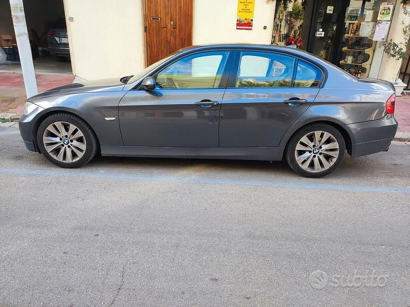 Usata BMW 320 129 CV (94 kW) 2007 Grigio Berlina