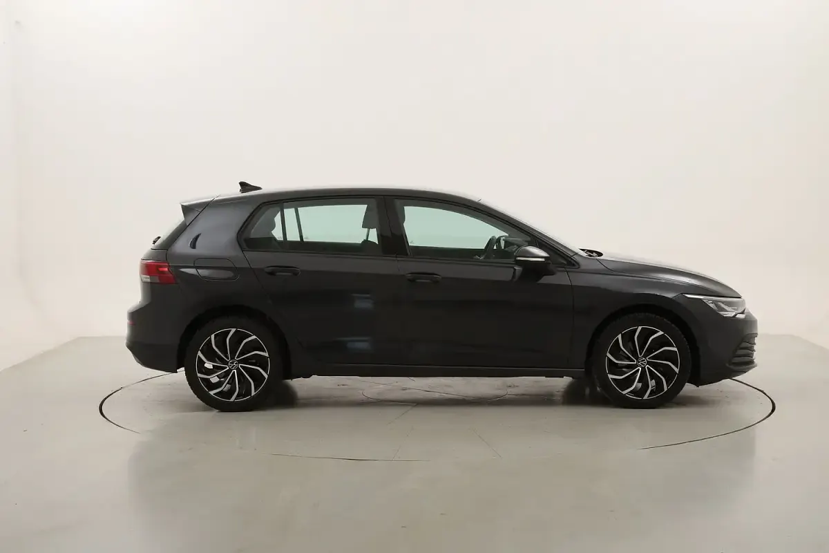 Usata VW Golf VIII Life 110 CV (80 kW) 2023 Berlina