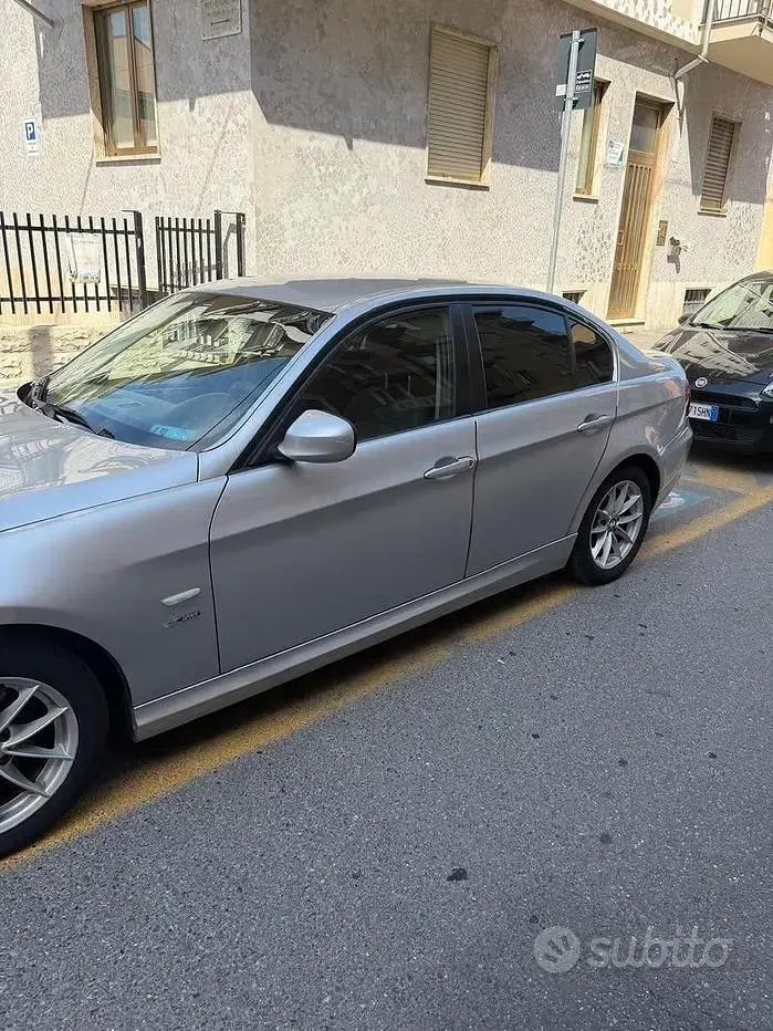 Usata BMW 320 Sport Line 177 CV (130 kW) 2009 Grigio Berlina