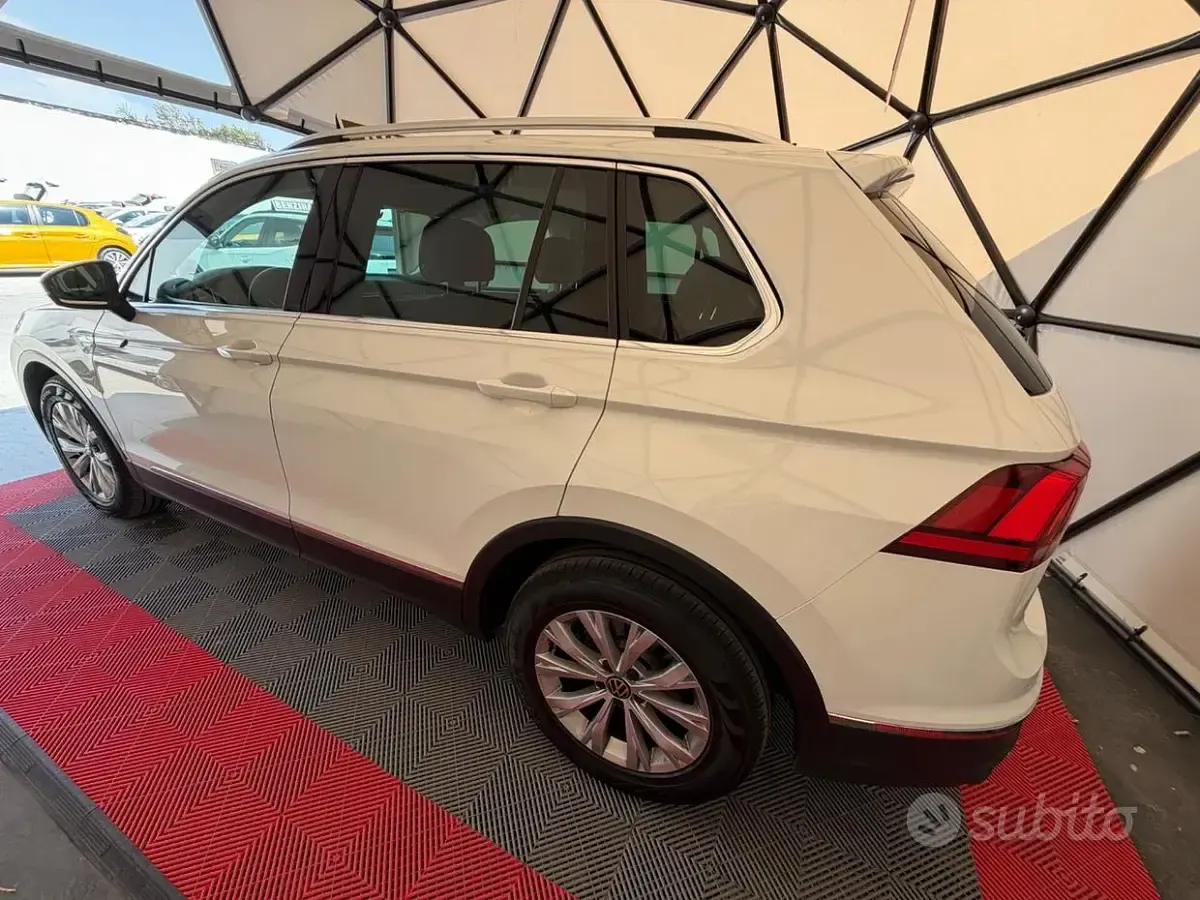 Usata VW Tiguan Life 122 CV (89 kW) 2023 Bianco SUV