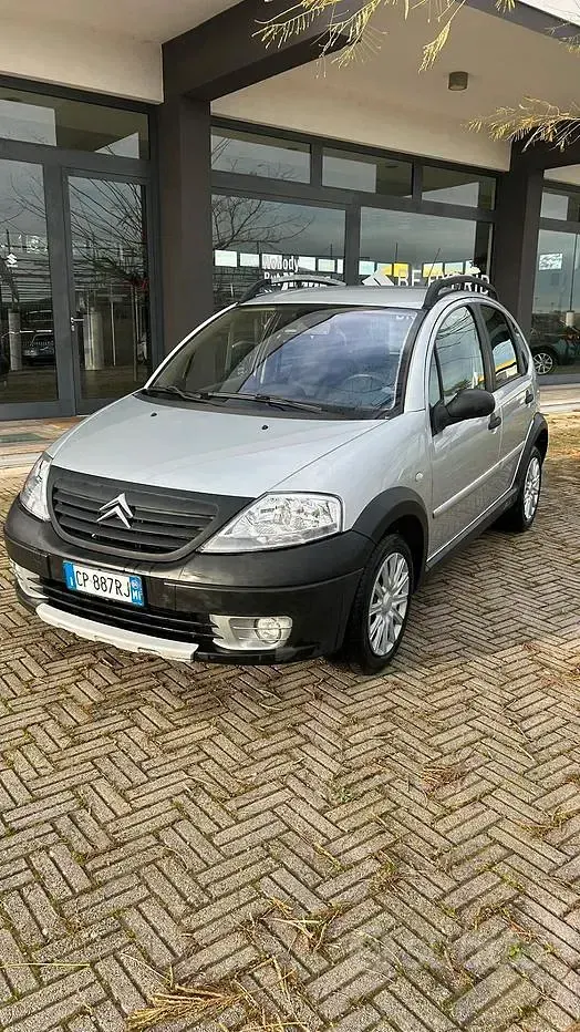 Usata Citroën C3 XTR 90 CV (66 kW) 2004 Grigio Berlina
