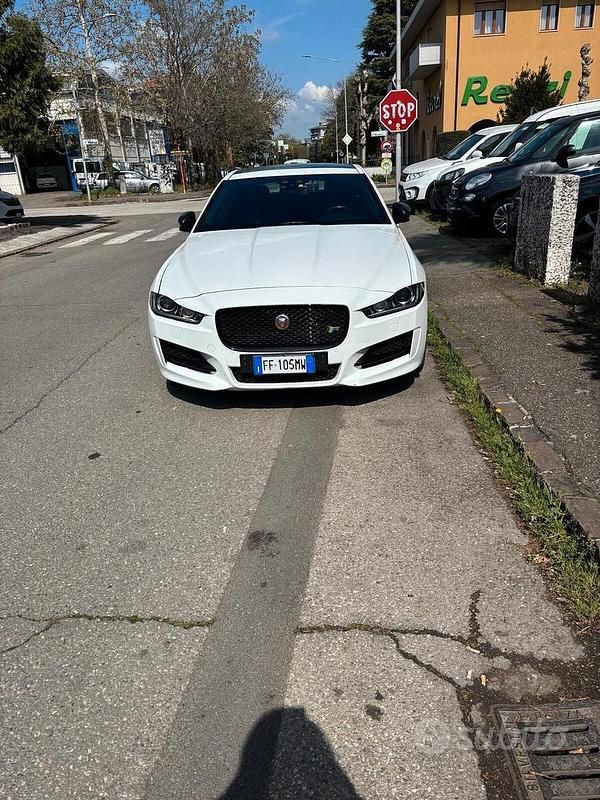Usata Jaguar XE R-Sport 241 CV (177 kW) 2016 Bianco Berlina