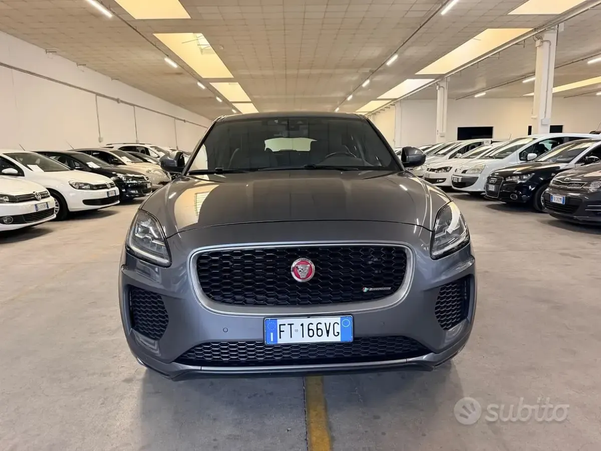 Usata Jaguar E-Pace R-Dynamic 150 CV (110 kW) 2019 Grigio SUV
