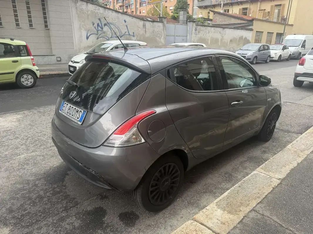 Usata Lancia Ypsilon Silver 69 CV (50 kW) 2013 Utilitaria