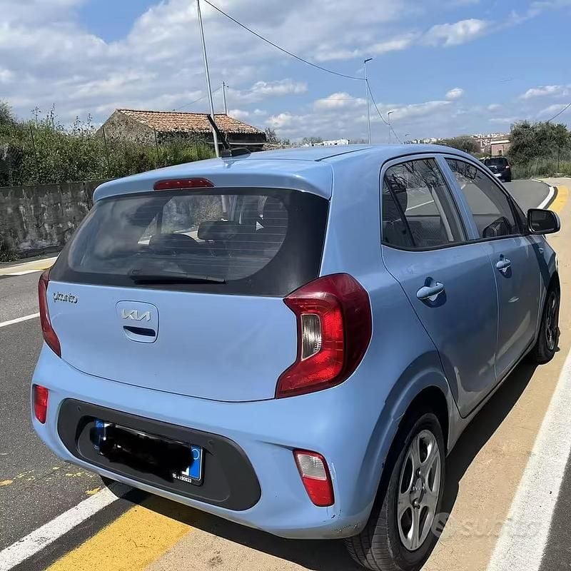 Usata Kia Picanto 2022 Blu Utilitaria