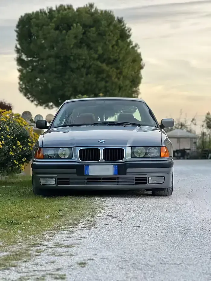 Usata BMW 318 140 CV (102 kW) 1996 Grigio Coupé