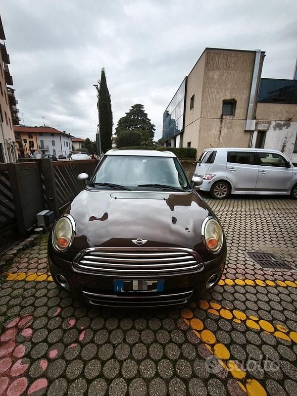 Marrone Usata 2009 Mini Cooper Clubman Station wagon | 4000 € (Buon prezzo) - Immagine 1/4