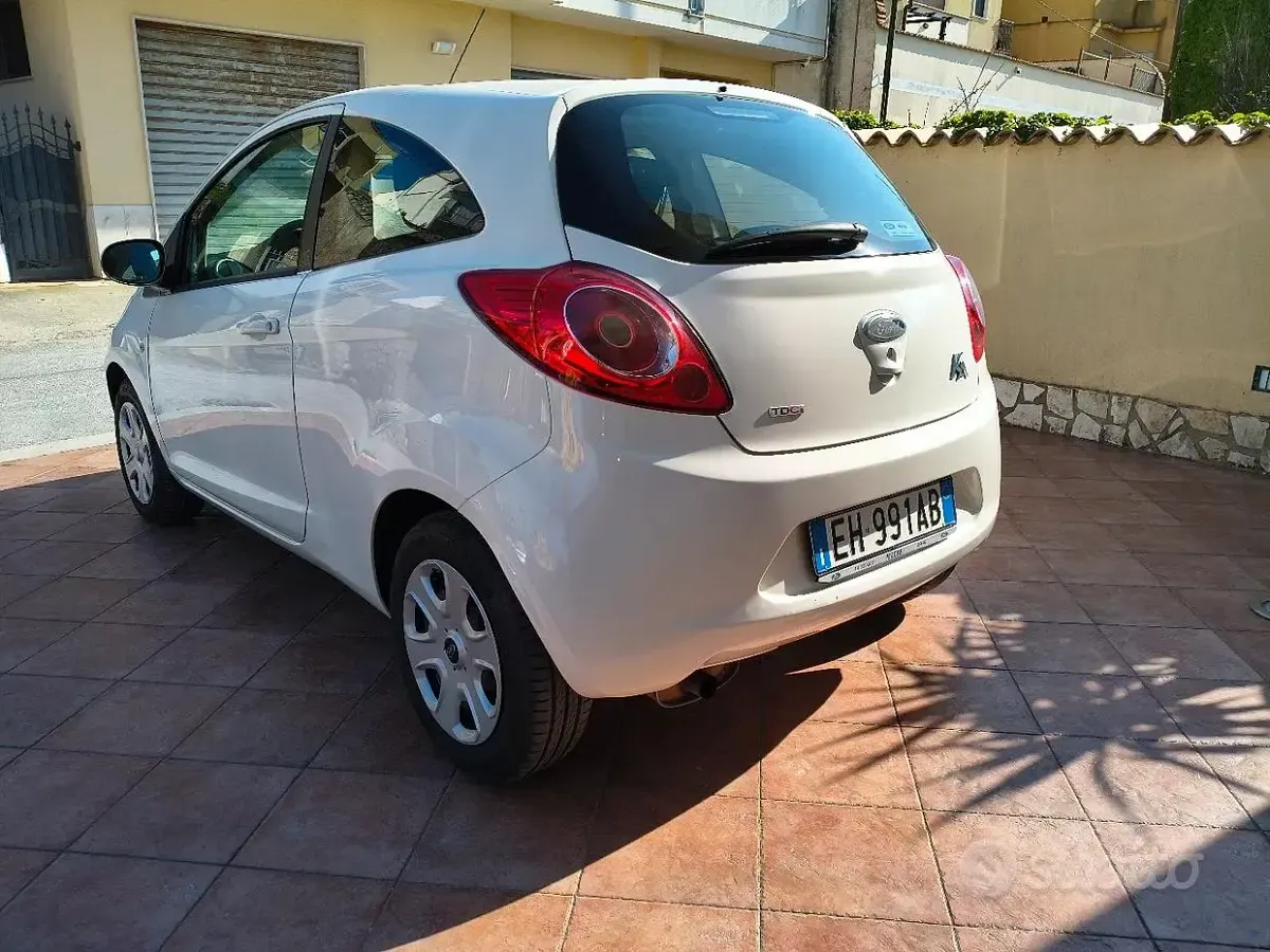 Usata Ford Ka 75 CV (55 kW) 2011 Bianco Utilitaria