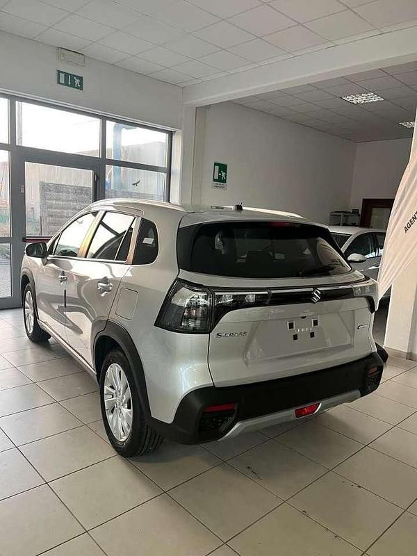 Nuova Suzuki SX4 S-Cross 110 CV (80 kW) 2025 Argento Berlina