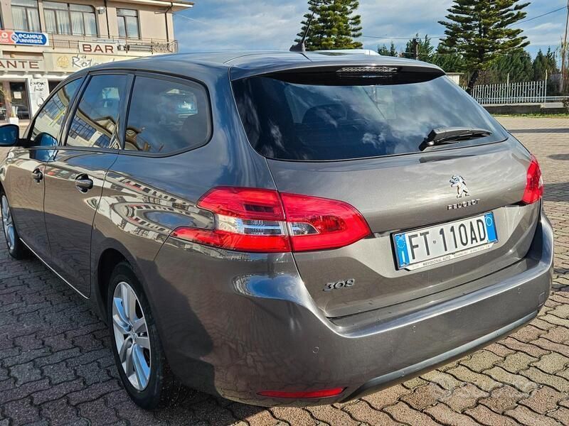 Usata Peugeot 308 Allure 131 CV (96 kW) 2025 Grigio Station wagon