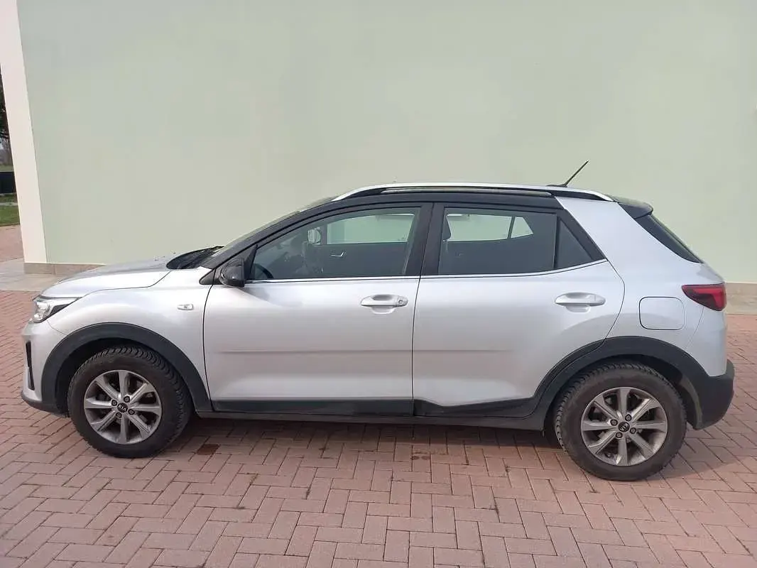 Usata Kia Stonic Style 97 CV (71 kW) 2019 Grigio SUV
