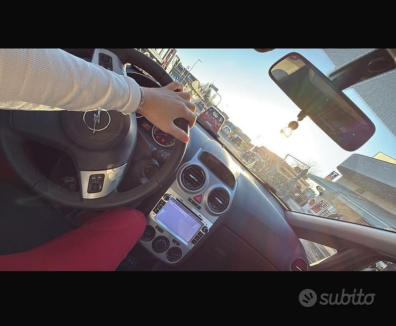 Usata Opel Corsa 86 CV (63 kW) 2011 Grigio Utilitaria