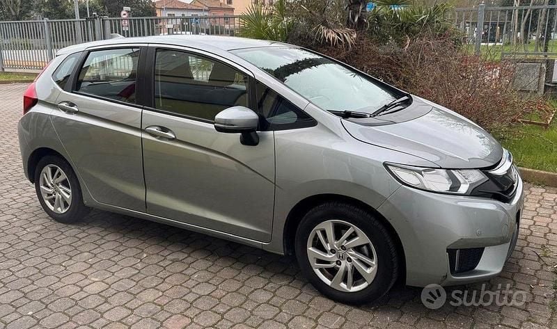 Usata Honda Jazz Comfort 102 CV (75 kW) 2017 Grigio Utilitaria