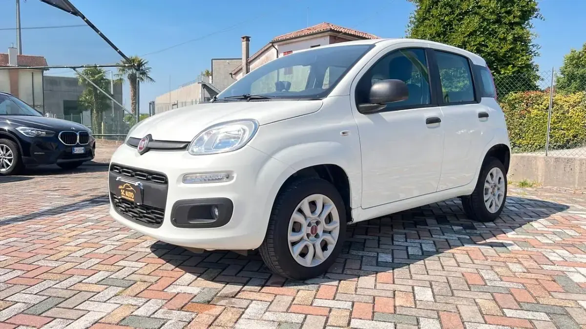 Usata Fiat Panda Lounge 84 CV (61 kW) 2020 Bianco Utilitaria