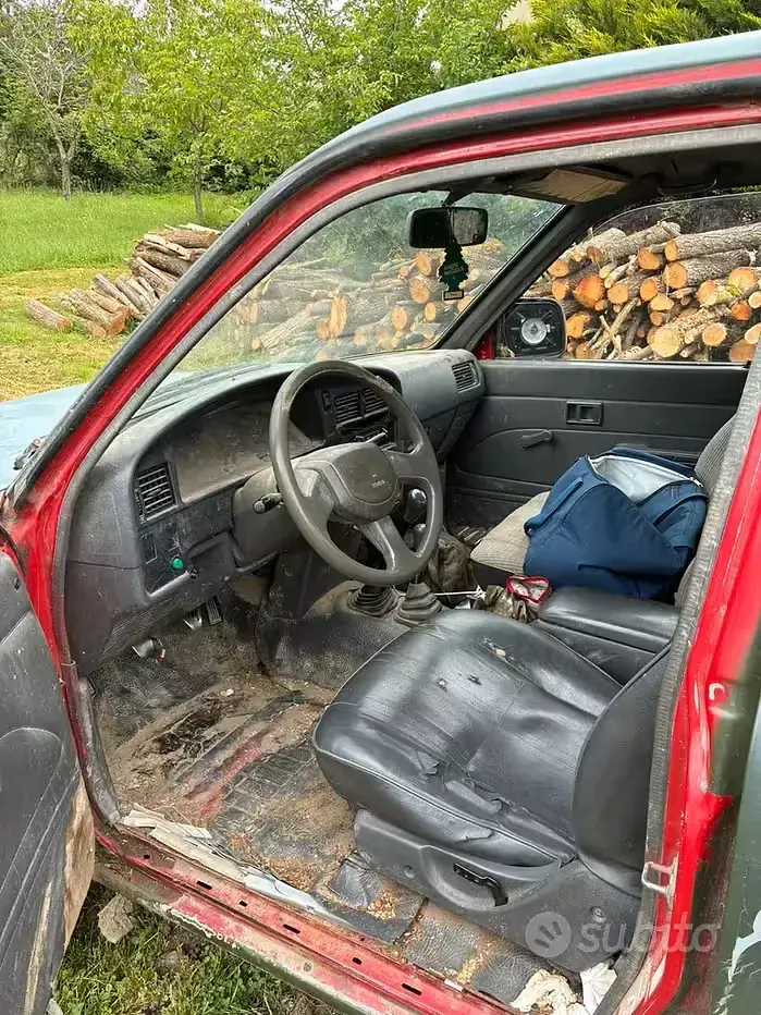 Usata Toyota HiLux 83 CV (61 kW) 1990 Pick-up