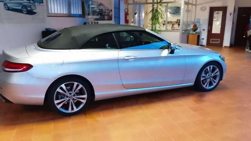 Usata Mercedes C220 170 CV (125 kW) 2017 Argento Cabrio