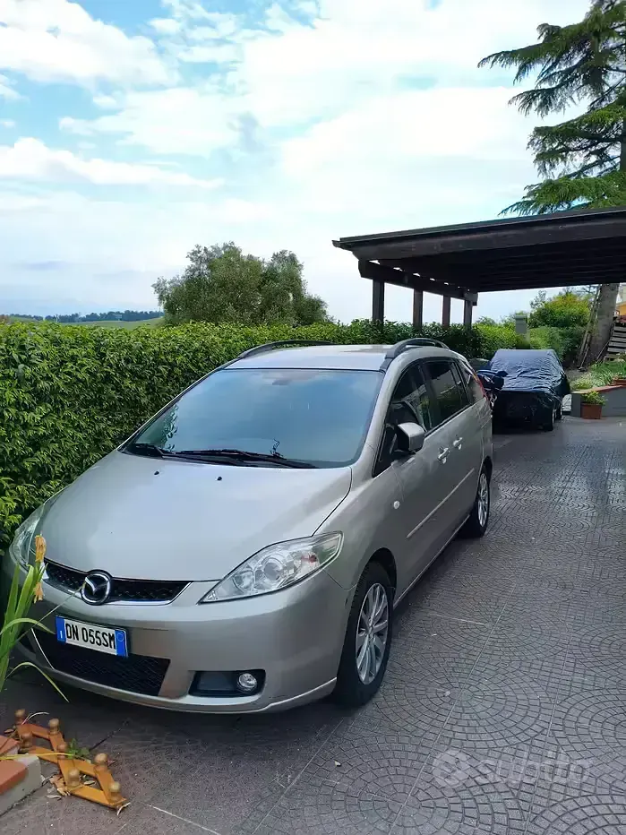 Begagnad Mazda 5 143 HK (105 kW) 2008 Minibuss