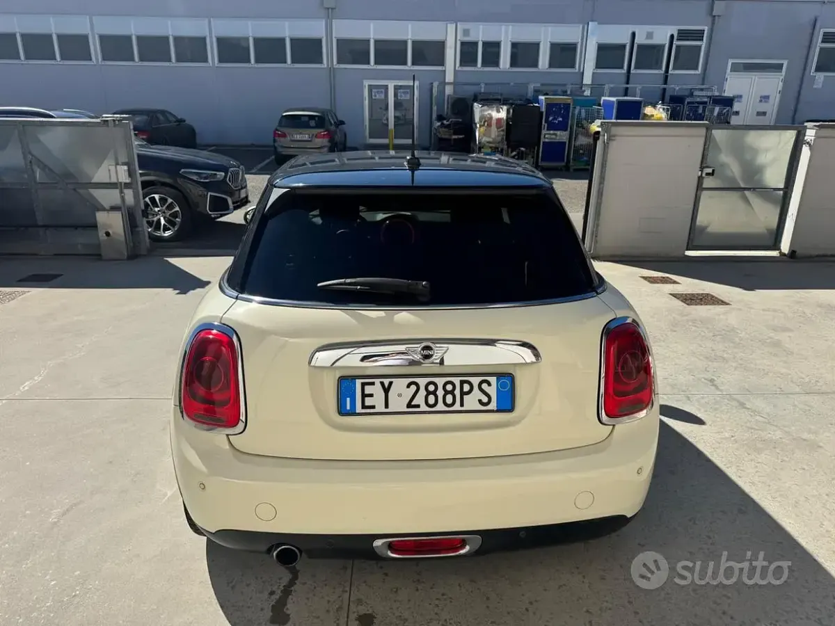 Usata Mini One D Business 116 CV (85 kW) 2015 Bianco Utilitaria