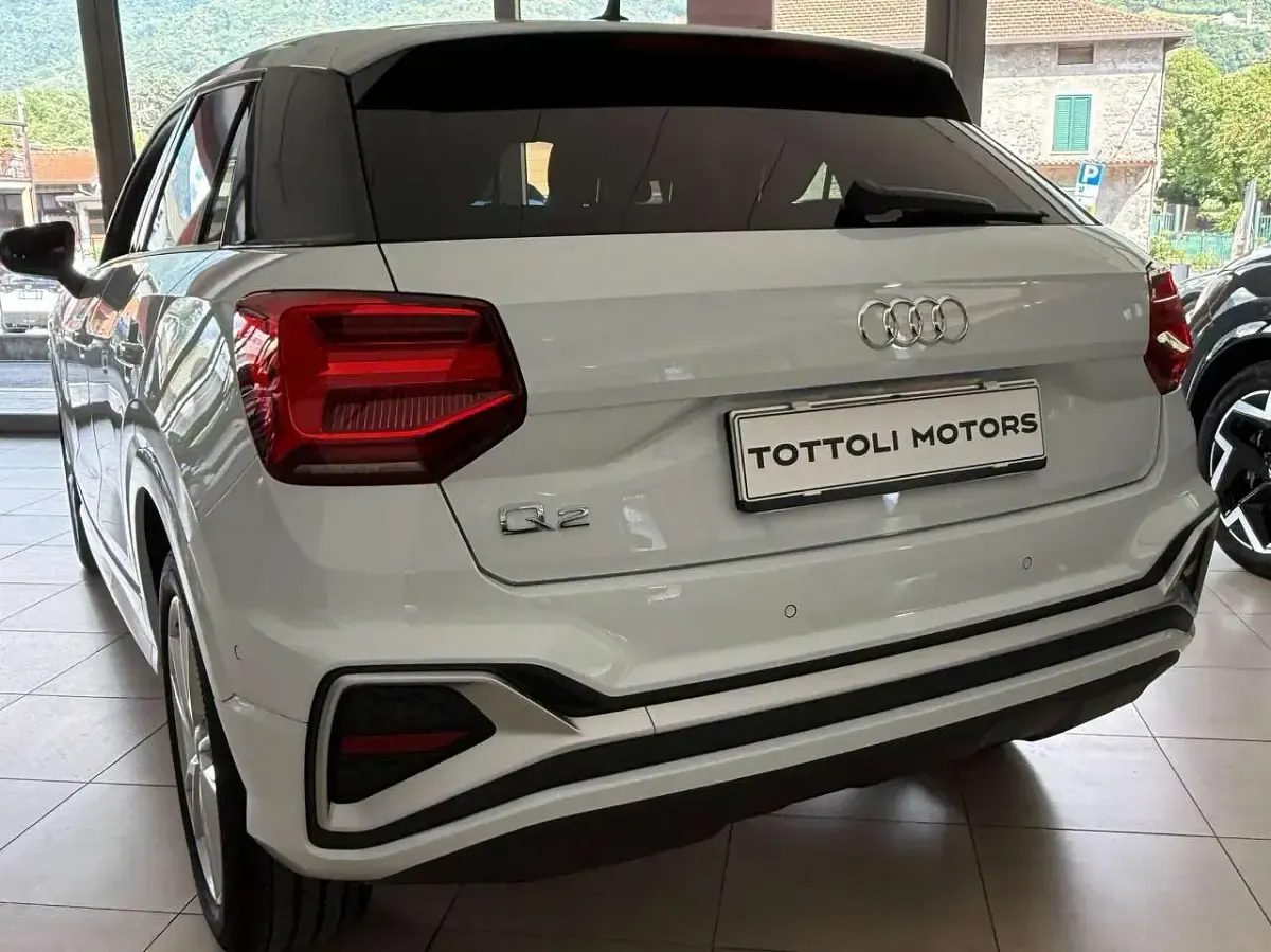 Usata Audi Q2 S-Line 150 CV (110 kW) 2025 Bianco ghiaccio met SUV