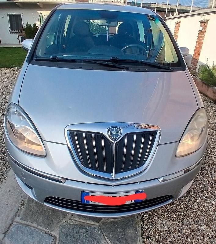 Usata Lancia Musa 95 CV (69 kW) 2010 Grigio Monovolume