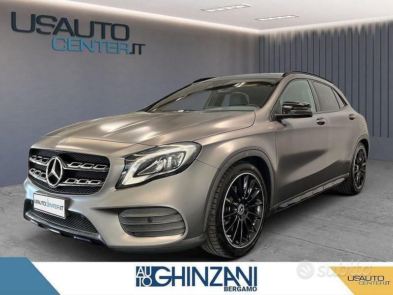 Grigio Usata 2017 Mercedes GLA220 Premium SUV | 18.500 € (Buon prezzo) - Immagine 1/4