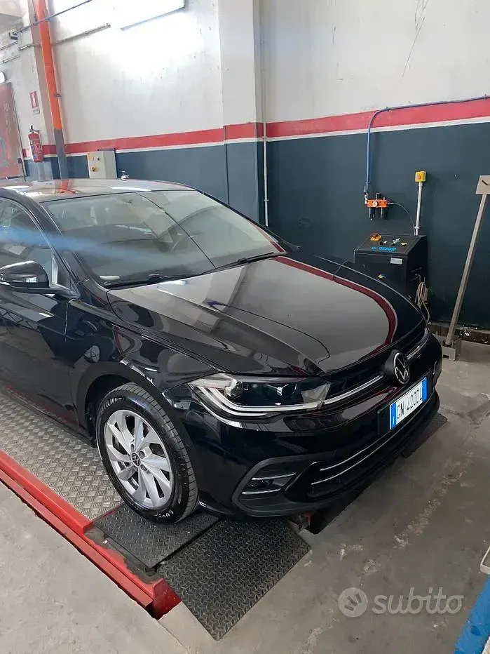 Usata VW Polo 95 CV (69 kW) 2023 Nero Utilitaria
