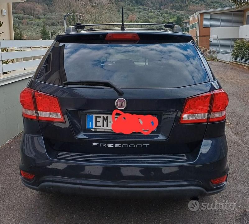 Usata Fiat Freemont 170 CV (125 kW) 2012 Blu SUV