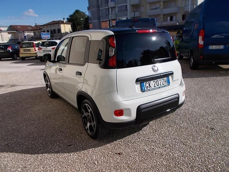 Usata Fiat Panda Sport 70 CV (51 kW) 2022 Bianco Utilitaria