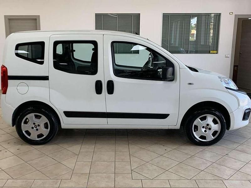 Usata Fiat Qubo Lounge 77 CV (56 kW) 2018 Bianco Monovolume