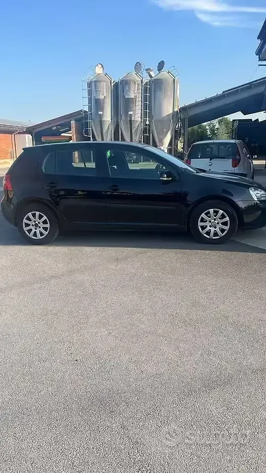 Usata VW Golf IV 105 CV (77 kW) 2005 Nero Berlina