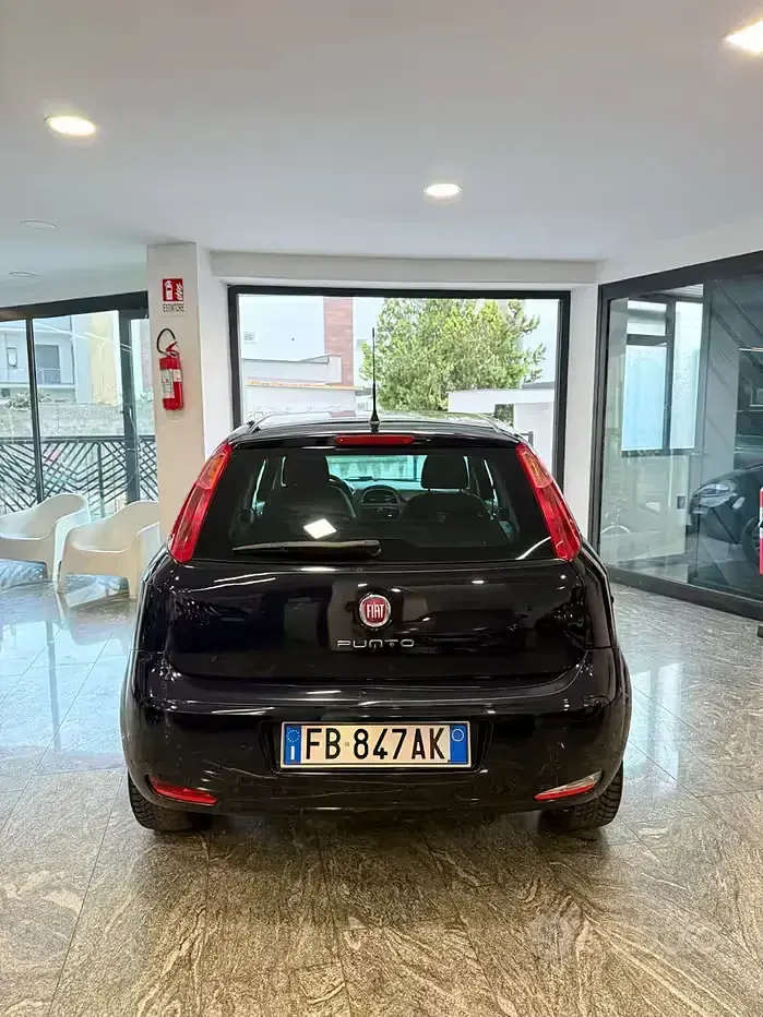 Usata Fiat Punto Street 70 CV (51 kW) 2016 Blu Utilitaria
